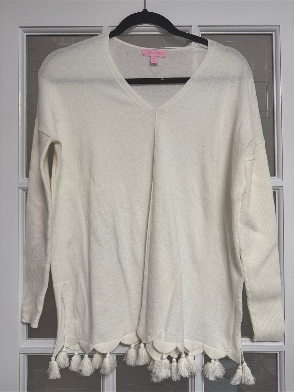 Lilly Pulitzer Cream V‑Neck Tassel‑Hem Sweater - Picture 2 of 6